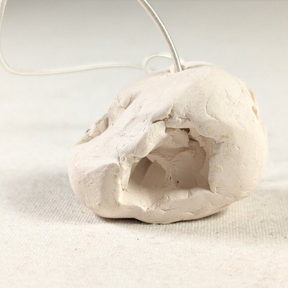 Small miniature handmade ceramic skull ornament, art pottery Halloween decor - Picture 7 of 10